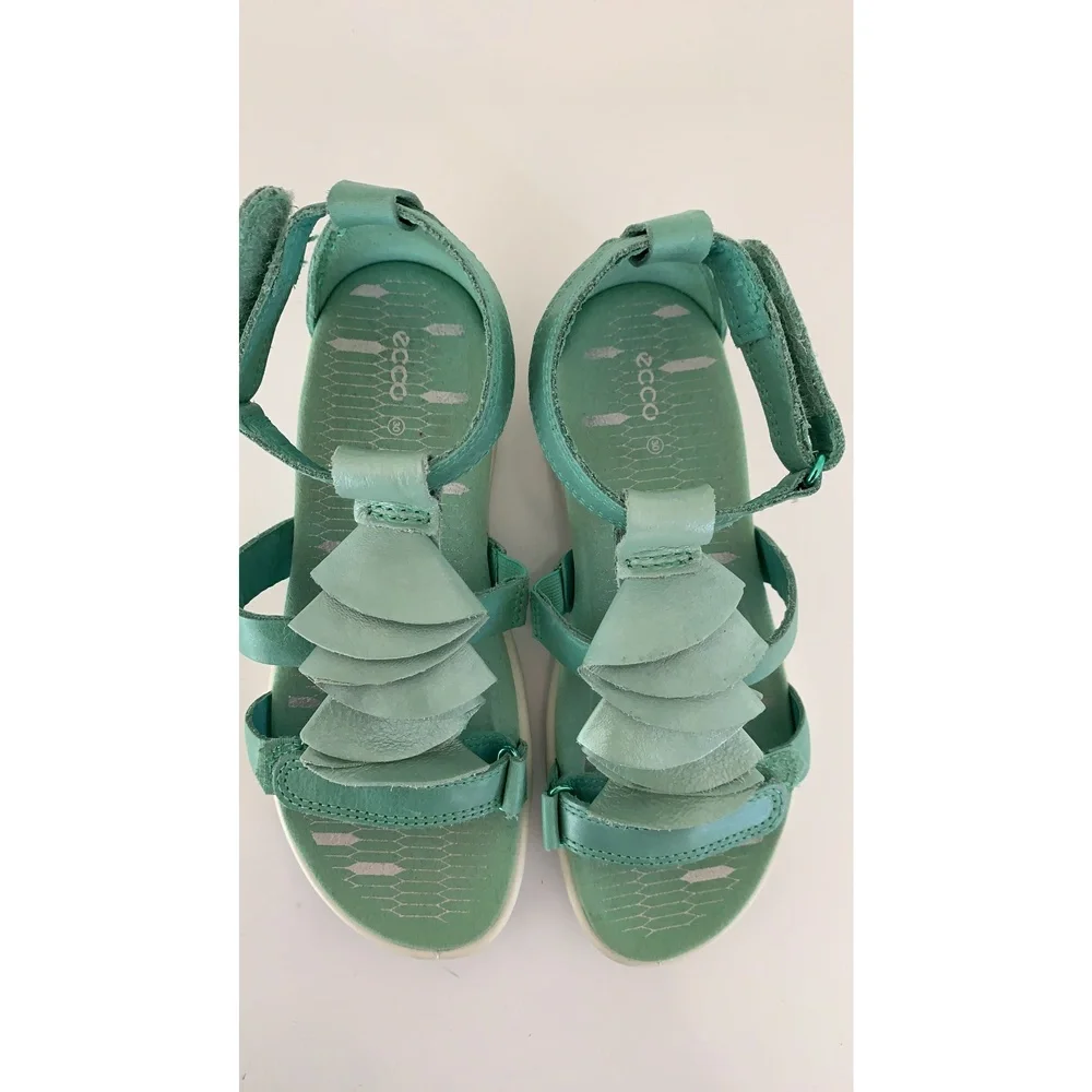 Sandals Girls' Green